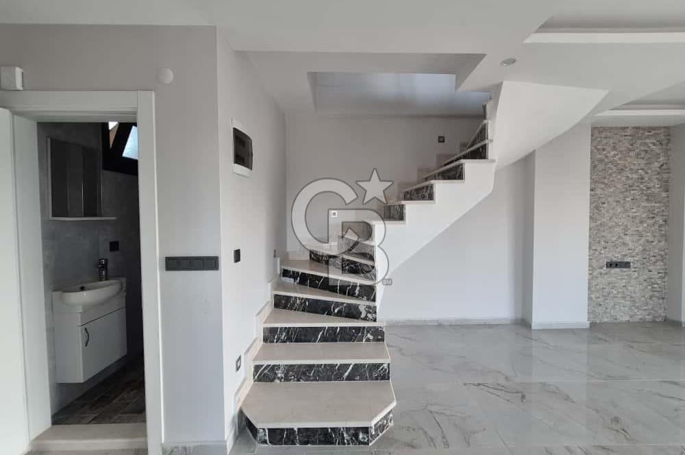 Ayvalık Altınova'da 3+1 Satılık Villa