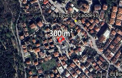 Küçük Çamlıcada, Bulgurlu caddesine çok yakın, yatırımlık arsa.