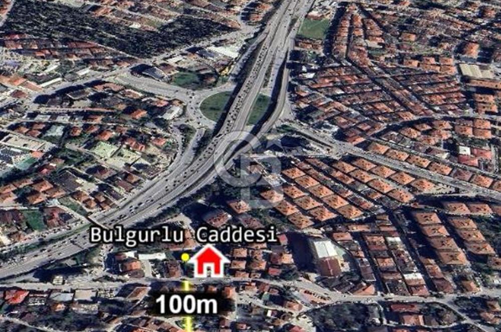 Küçük Çamlıcada, Bulgurlu caddesine çok yakın, yatırımlık arsa.