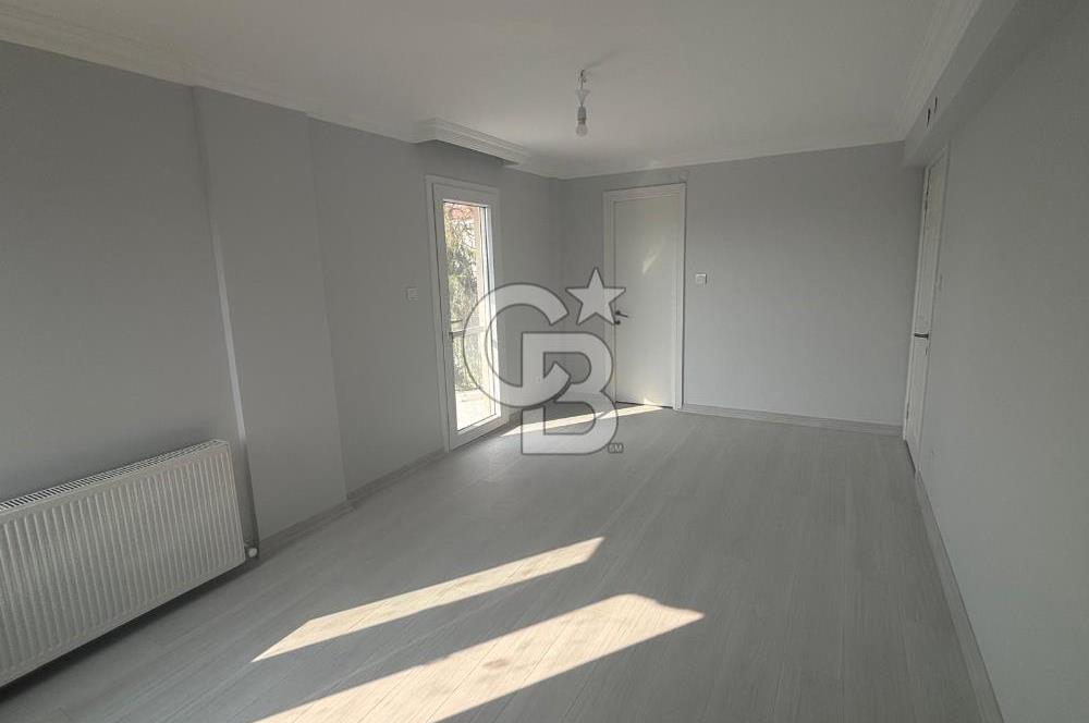 Urla Kuşçular'da Yeşiloba Sitesinde Kiralık 3+1  içi yenilenmiş beyaz eşya dahil, şömineli  müstakil villa 