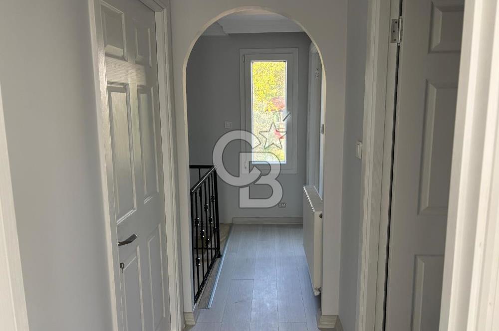 Urla Kuşçular'da Yeşiloba Sitesinde Kiralık 3+1  içi yenilenmiş beyaz eşya dahil, şömineli  müstakil villa 