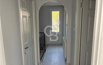 Urla Kuşçular'da Yeşiloba Sitesinde Kiralık 3+1  içi yenilenmiş beyaz eşya dahil, şömineli  müstakil villa 