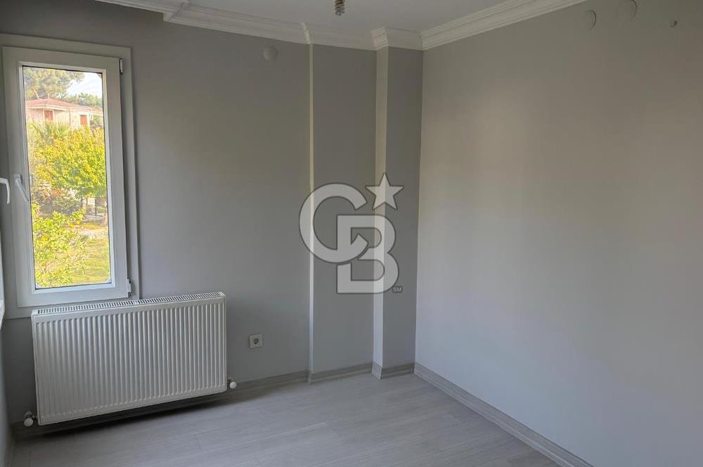 Urla Kuşçular'da Yeşiloba Sitesinde Kiralık 3+1  içi yenilenmiş beyaz eşya dahil, şömineli  müstakil villa 