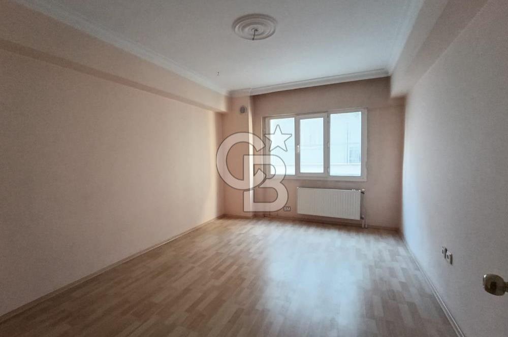 Karşıyaka Girne Caddesi Üzeri Satılık 4+1 Boş Daire