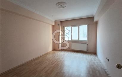 Karşıyaka Girne Caddesi Üzeri Satılık 4+1 Boş Daire