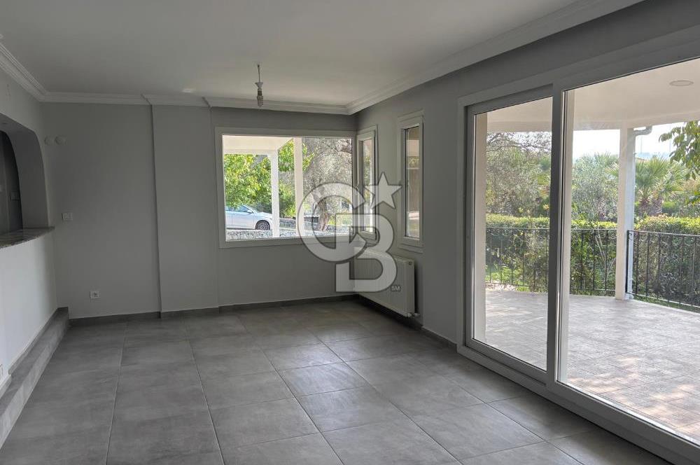 Urla Kuşçular'da Yeşiloba Sitesinde Kiralık 3+1  içi yenilenmiş beyaz eşya dahil, şömineli  müstakil villa 
