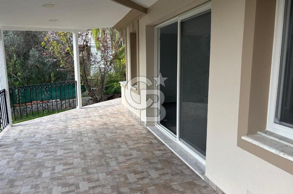 Urla Kuşçular'da Yeşiloba Sitesinde Kiralık 3+1  içi yenilenmiş beyaz eşya dahil, şömineli  müstakil villa 