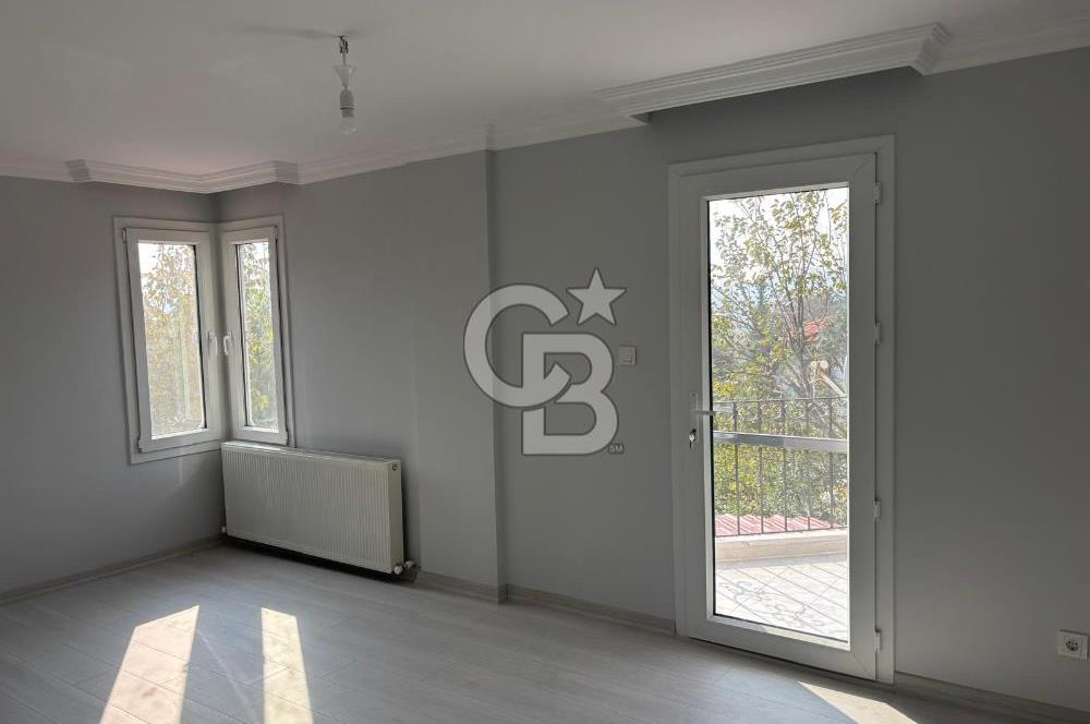 Urla Kuşçular'da Yeşiloba Sitesinde Kiralık 3+1  içi yenilenmiş beyaz eşya dahil, şömineli  müstakil villa 