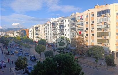 Karşıyaka Girne Caddesi Üzeri Satılık 4+1 Boş Daire