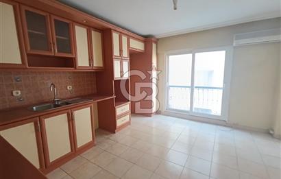 Karşıyaka Girne Caddesi Üzeri Satılık 4+1 Boş Daire