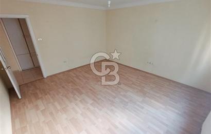 Karşıyaka Girne Caddesi Üzeri Satılık 4+1 Boş Daire