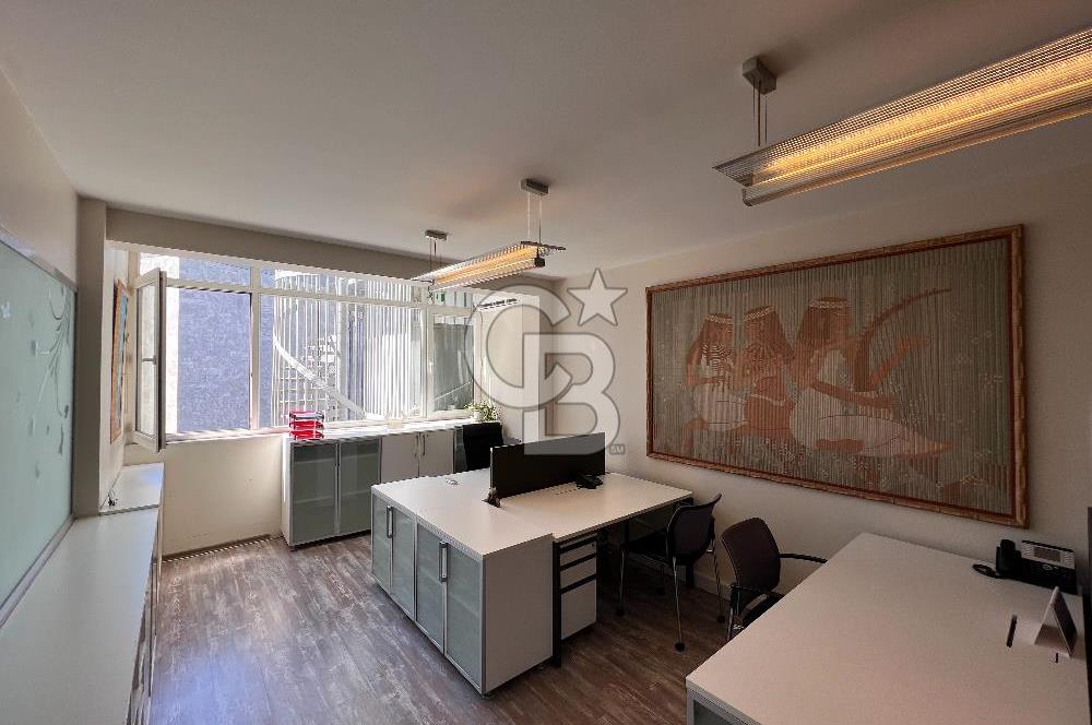 Taksim Gümüşsuyu AKM Yanı Eşyalı Deniz Manzaralı Kiralık Ofis