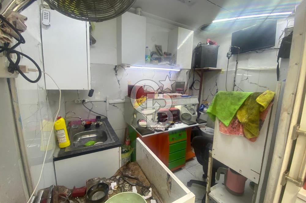 BOZYAKA'DA MERKEZİ KONUMDA KİRALIK DÜKKAN