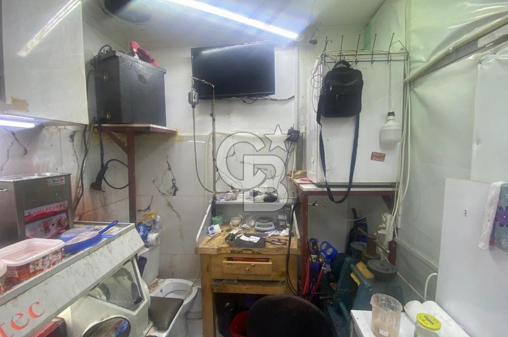 BOZYAKA'DA MERKEZİ KONUMDA KİRALIK DÜKKAN