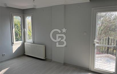 Urla Kuşçular'da Yeşiloba Sitesinde Kiralık 3+1  içi yenilenmiş beyaz eşya dahil, şömineli  müstakil villa 