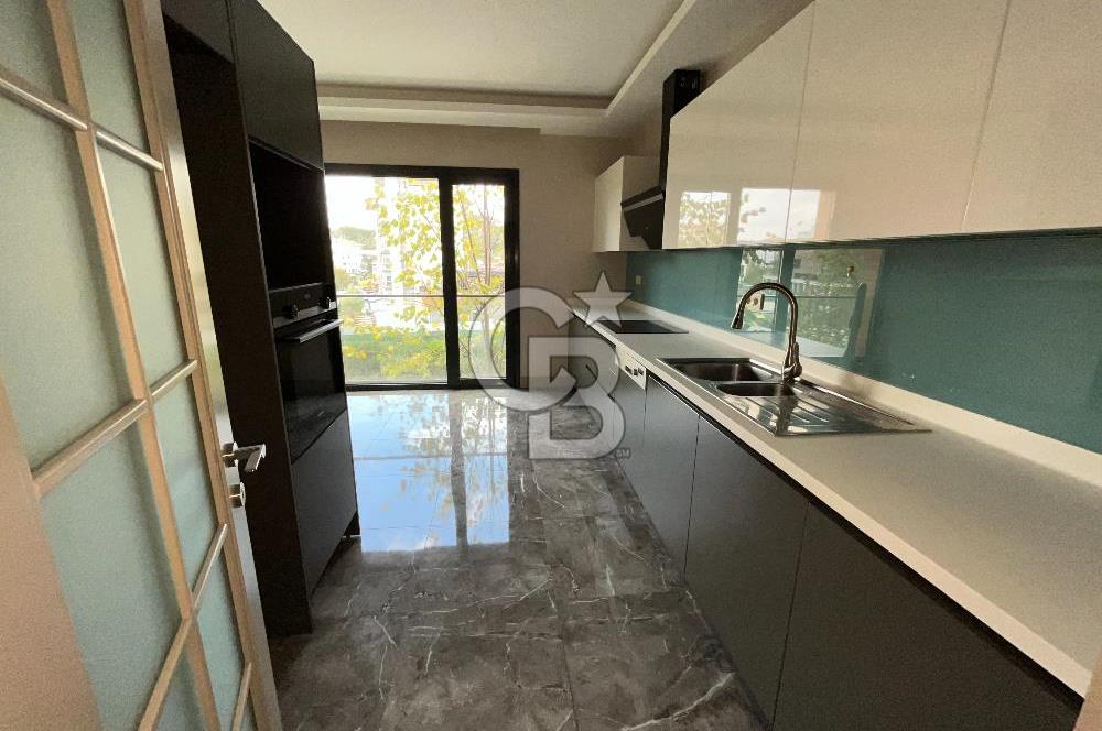 Acıbademin İncisi Koşuyolu Konaklarında Arakat Kiralık 4+1 Daire