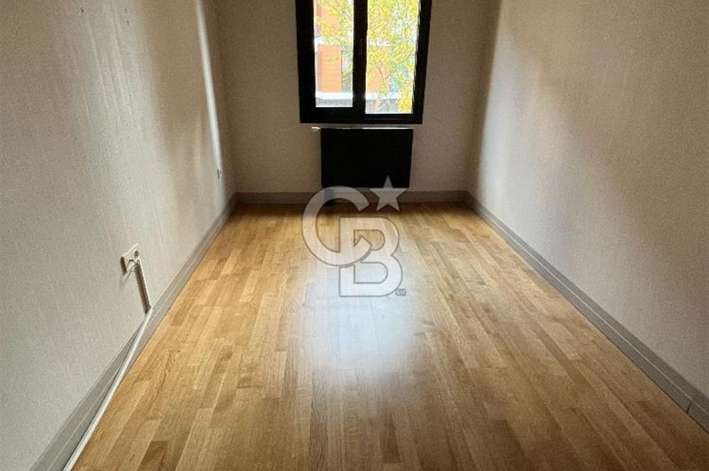 Acıbademin İncisi Koşuyolu Konaklarında Arakat Kiralık 4+1 Daire