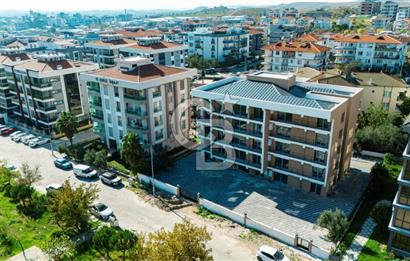 İZMİR SEFERİHİSAR CAMİKEBİR MAHALLESİ – ANA CADDE ÜZERİNDE YENİ SIFIR 2+1 DAİRE