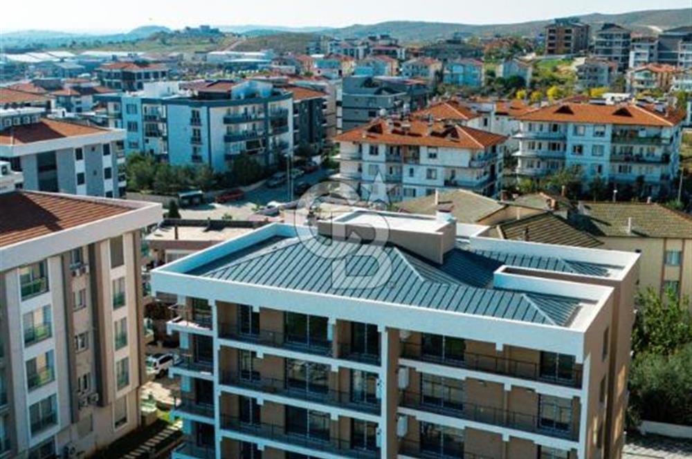 İZMİR SEFERİHİSAR CAMİKEBİR MAHALLESİ – ANA CADDE ÜZERİNDE YENİ SIFIR 2+1 DAİRE