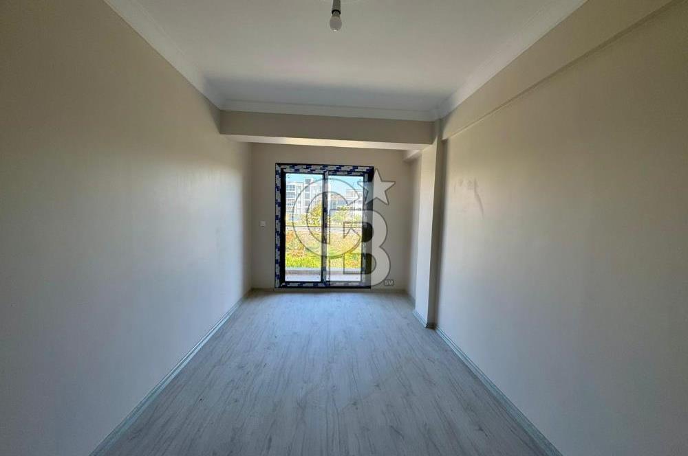 İZMİR SEFERİHİSAR CAMİKEBİR MAHALLESİ – ANA CADDE ÜZERİNDE YENİ SIFIR 2+1 DAİRE