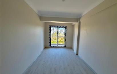 İZMİR SEFERİHİSAR CAMİKEBİR MAHALLESİ – ANA CADDE ÜZERİNDE YENİ SIFIR 2+1 DAİRE