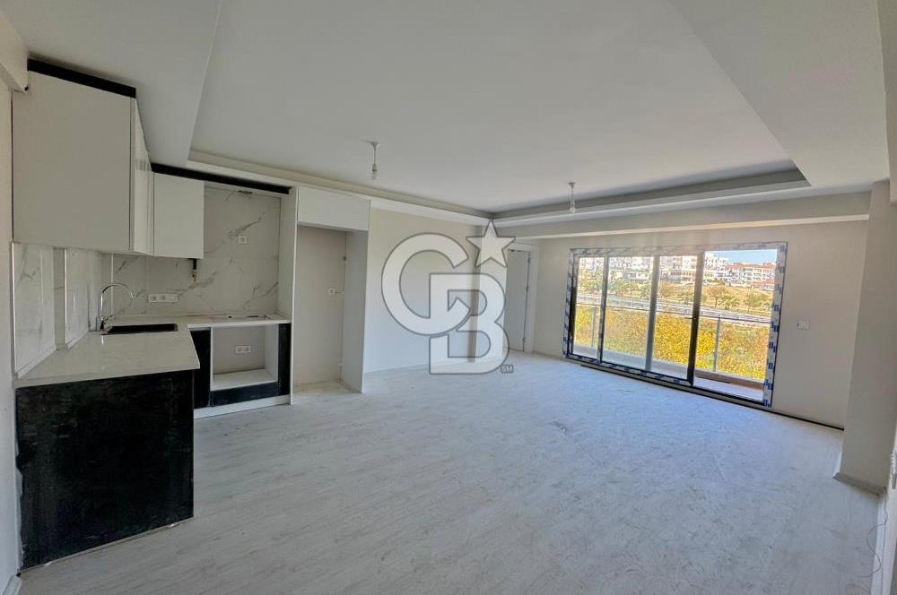 İZMİR SEFERİHİSAR CAMİKEBİR MAHALLESİ – ANA CADDE ÜZERİNDE YENİ SIFIR 2+1 DAİRE