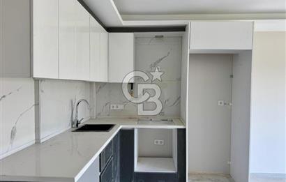 İZMİR SEFERİHİSAR CAMİKEBİR MAHALLESİ – ANA CADDE ÜZERİNDE YENİ SIFIR 2+1 DAİRE