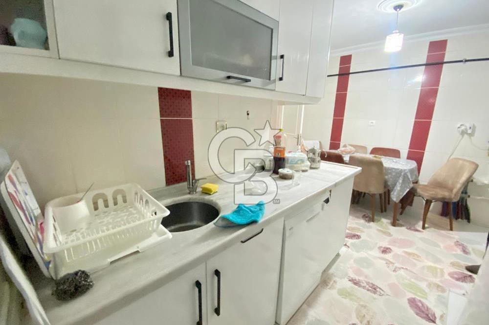 SULTAN FATİH CADDESİ YAKINI ASANSÖRLÜ ALTINDA DAİRE VAR 2+1
