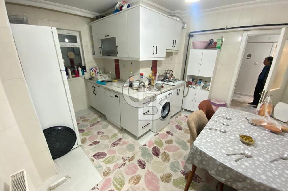 SULTAN FATİH CADDESİ YAKINI ASANSÖRLÜ ALTINDA DAİRE VAR 2+1