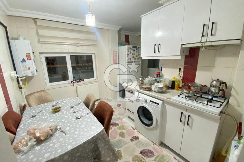 SULTAN FATİH CADDESİ YAKINI ASANSÖRLÜ ALTINDA DAİRE VAR 2+1