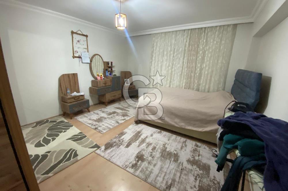 SULTAN FATİH CADDESİ YAKINI ASANSÖRLÜ ALTINDA DAİRE VAR 2+1