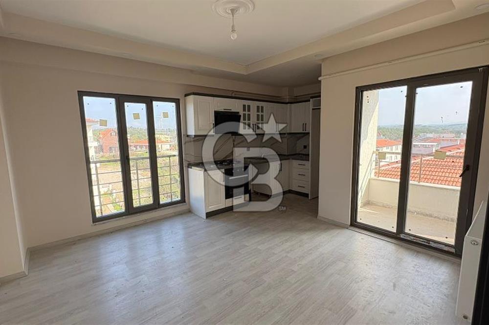 AYVACIK ÇANAKKALEDE YEŞİLLİKLER İÇİNDE 1+1 ŞİRİN DAİRE 