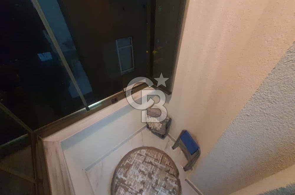 Sultangazi Zübeyde Hanım Mahallesinde Ara Kat Satılık 2+1 Daire