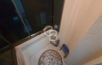 Sultangazi Zübeyde Hanım Mahallesinde Ara Kat Satılık 2+1 Daire