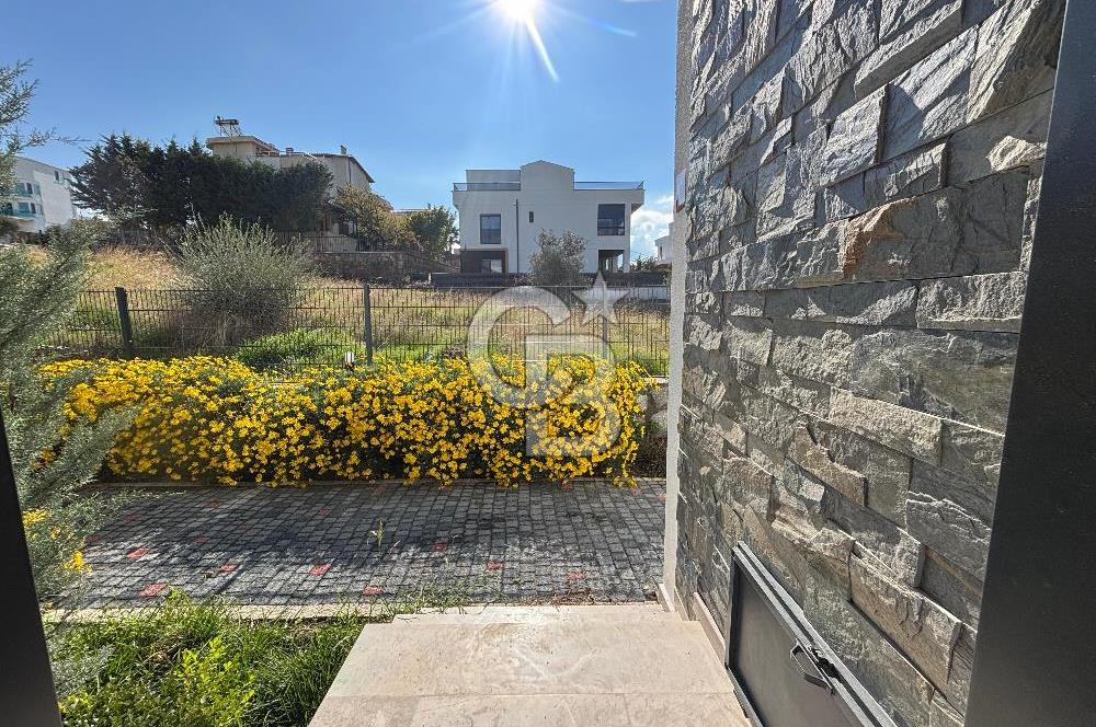 CB KİNG'DEN BUHANİYE/PELİTKÖY DENİZ MANZARALI SATILIK VİLLA