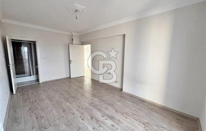 SULTAN FATİH CD YAKINI SİTEDE PANORAMİK MANZARALI ÇİFT GİRİŞ 5+1