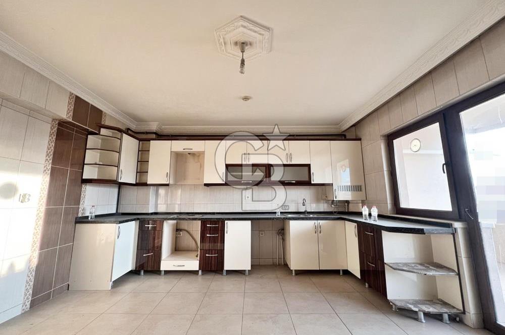 SULTAN FATİH CD YAKINI SİTEDE PANORAMİK MANZARALI ÇİFT GİRİŞ 5+1