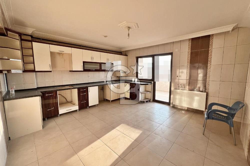 SULTAN FATİH CD YAKINI SİTEDE PANORAMİK MANZARALI ÇİFT GİRİŞ 5+1