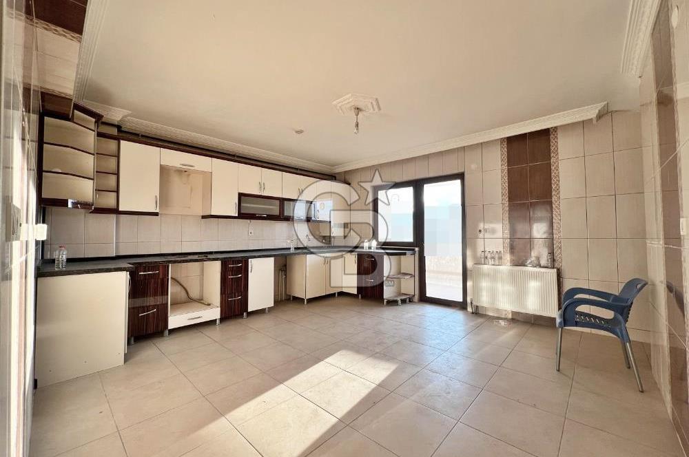 SULTAN FATİH CD YAKINI SİTEDE PANORAMİK MANZARALI ÇİFT GİRİŞ 5+1