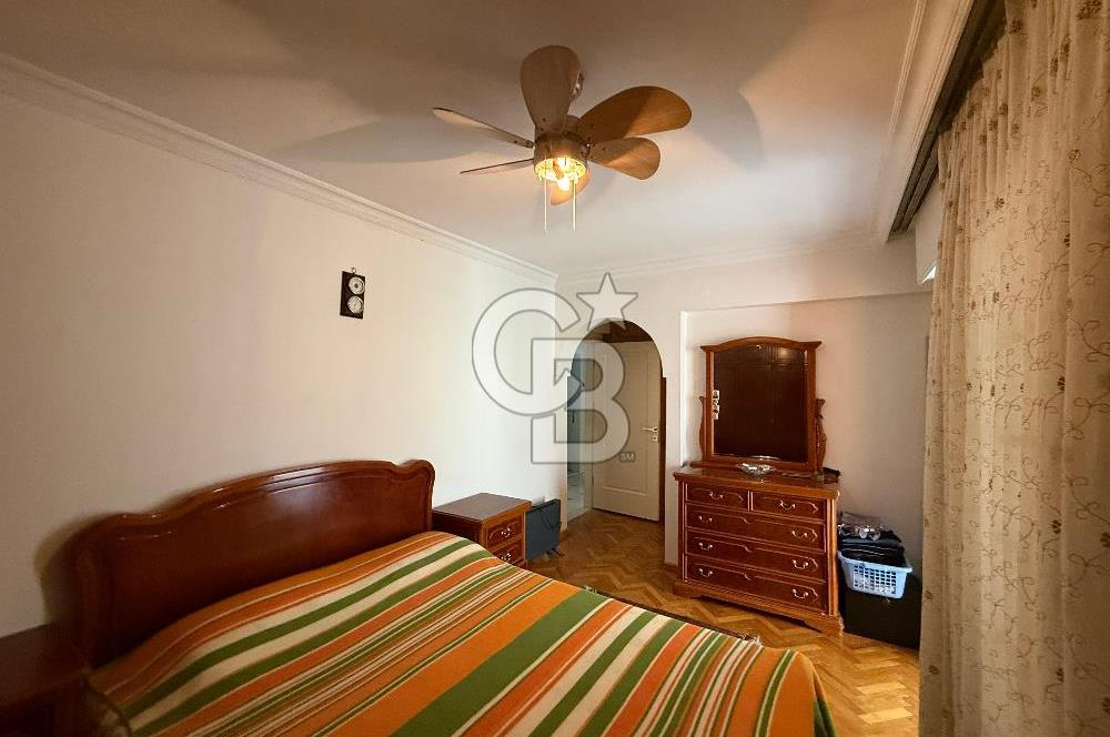 Karşıyaka Bostanlı Muhteşem Lokasyonda Satılık Lux 4+1 Daire