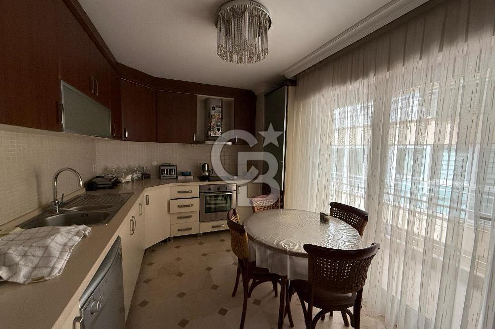 Karşıyaka Bostanlı Muhteşem Lokasyonda Satılık Lux 4+1 Daire