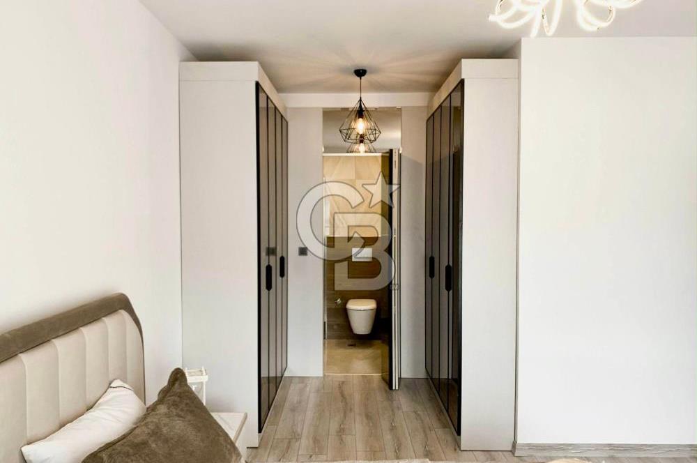 2 BLOKLU SİTEDE 7/24 GÜVENLKLİ ORTA KAT LÜX YAPILI MASRAFSIZ 4+1