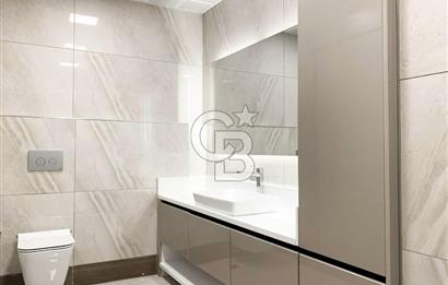 2 BLOKLU SİTEDE 7/24 GÜVENLKLİ ORTA KAT LÜX YAPILI MASRAFSIZ 4+1