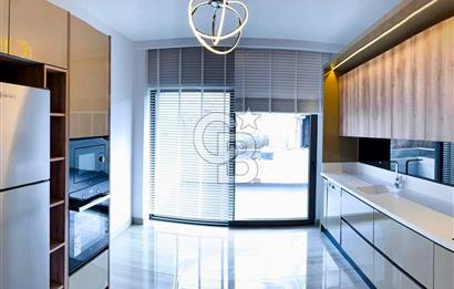 2 BLOKLU SİTEDE 7/24 GÜVENLKLİ ORTA KAT LÜX YAPILI MASRAFSIZ 4+1