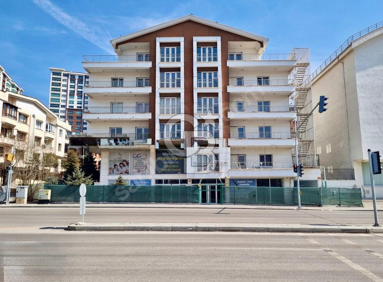 CADDE ÜZERİ TOPLU ULAŞIM MERKEZİ KONUM 3000M2 KOMPLE KİRALK BİNA