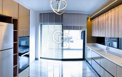 2 BLOKLU SİTEDE 7/24 GÜVENLKLİ ORTA KAT LÜX YAPILI MASRAFSIZ 4+1