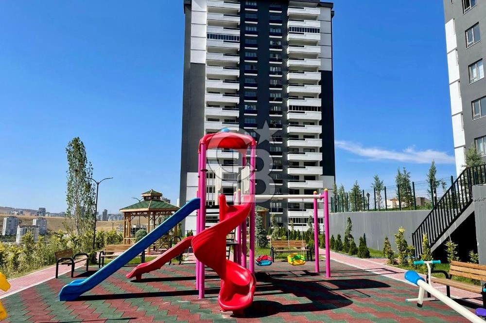 2 BLOKLU SİTEDE 7/24 GÜVENLKLİ ORTA KAT LÜX YAPILI MASRAFSIZ 4+1