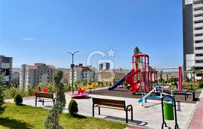 2 BLOKLU SİTEDE 7/24 GÜVENLKLİ ORTA KAT LÜX YAPILI MASRAFSIZ 4+1