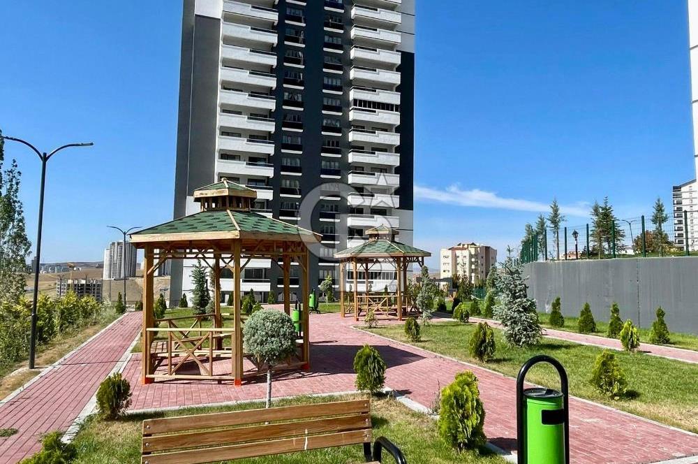 2 BLOKLU SİTEDE 7/24 GÜVENLKLİ ORTA KAT LÜX YAPILI MASRAFSIZ 4+1