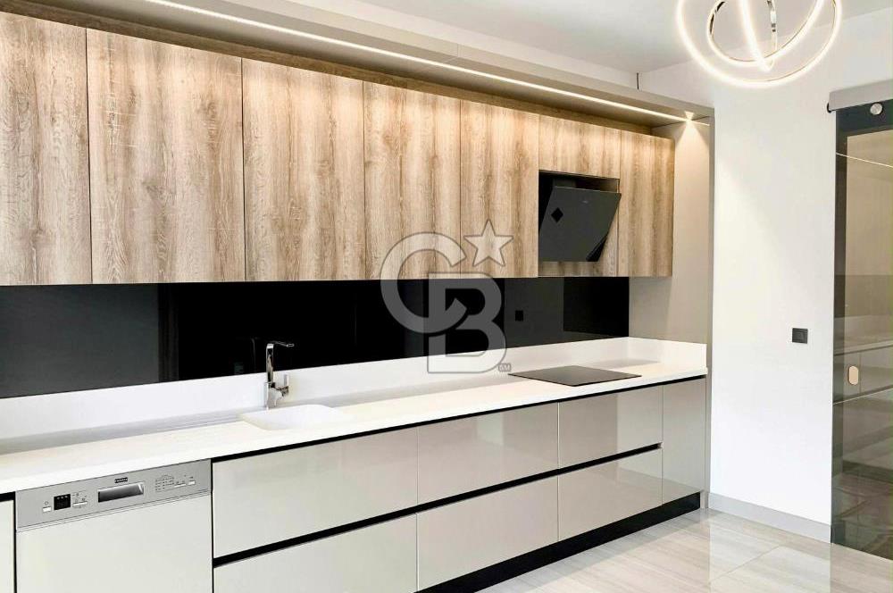 2 BLOKLU SİTEDE 7/24 GÜVENLKLİ ORTA KAT LÜX YAPILI MASRAFSIZ 4+1